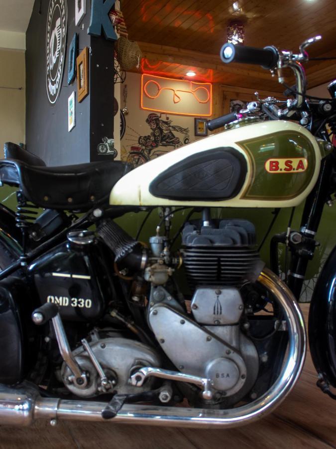 Throttle Shrottle Moto Hostel Manali  Exterior photo